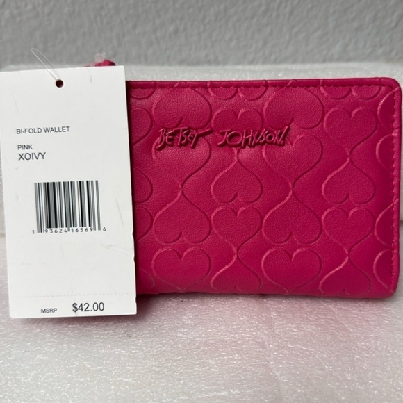 🔹️Betsey Johnson 🔹️Pink Wallet, Betsey Johnson Heart Wallet - Picture 1 of 4